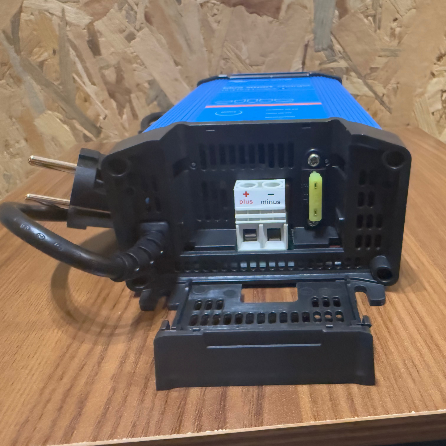 Victron Blue Smart Charger 12/15 output