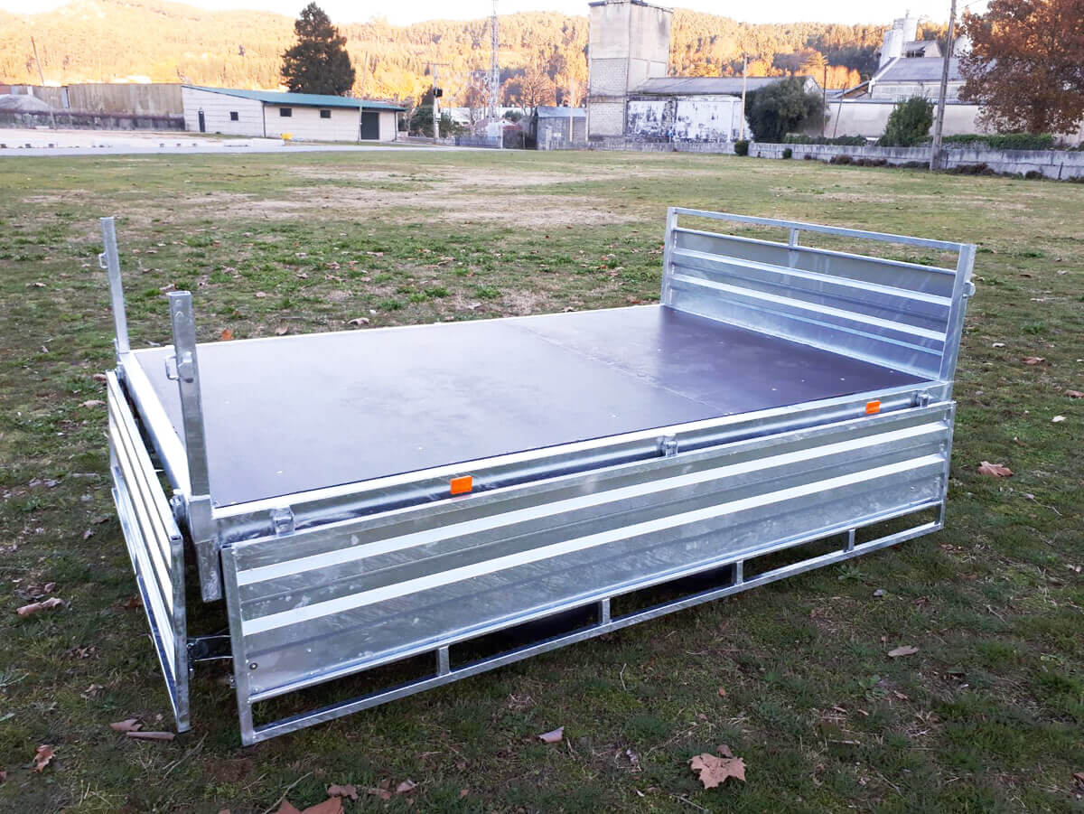 Atrelado Plataforma Basculante