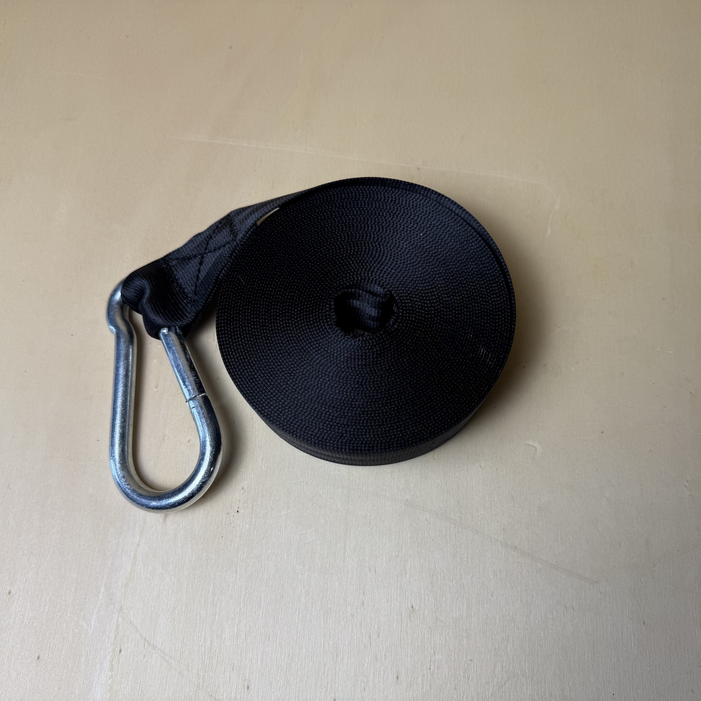 Cinta com mosquetão para guincho