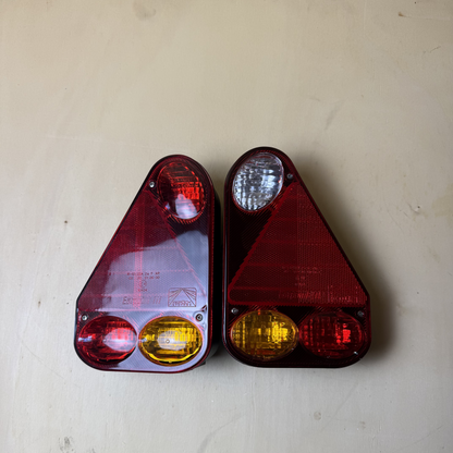 Farolim atrelado triangular  aspock