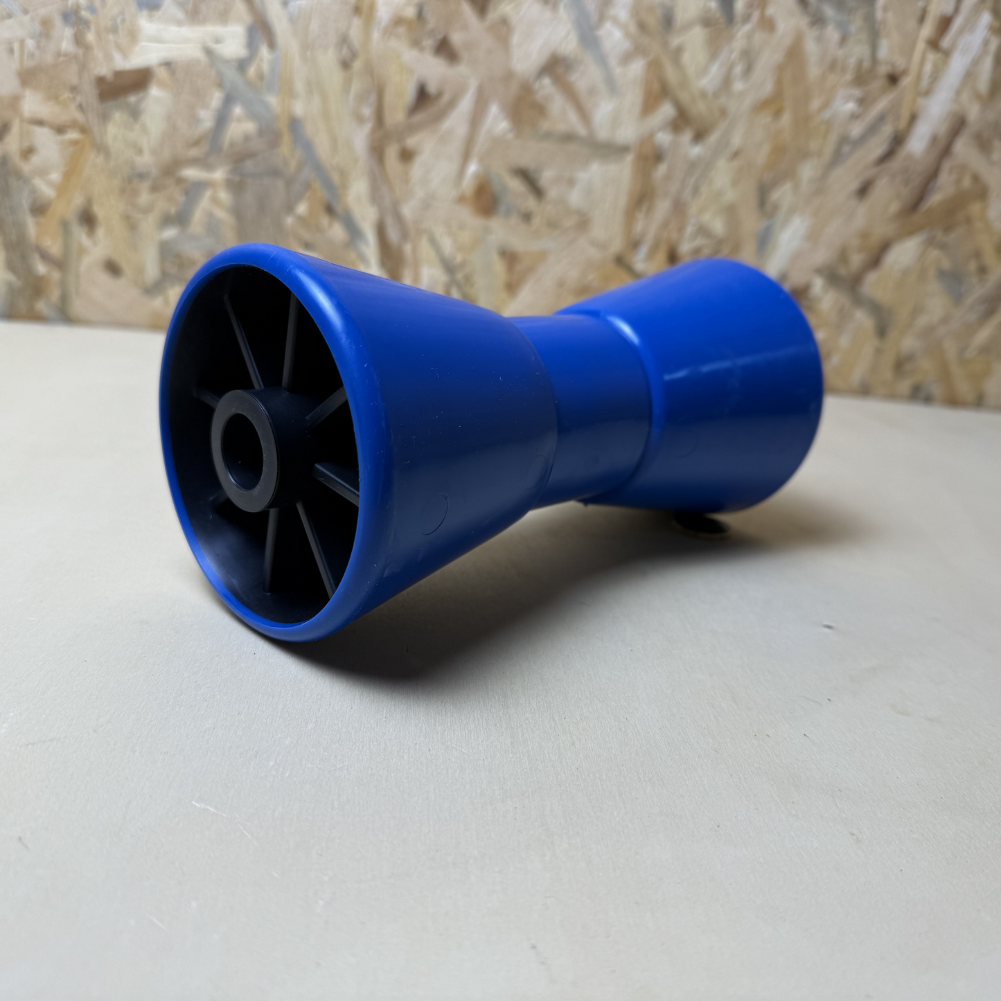 Rolete de Quilha Azul para Atrelados de Barco