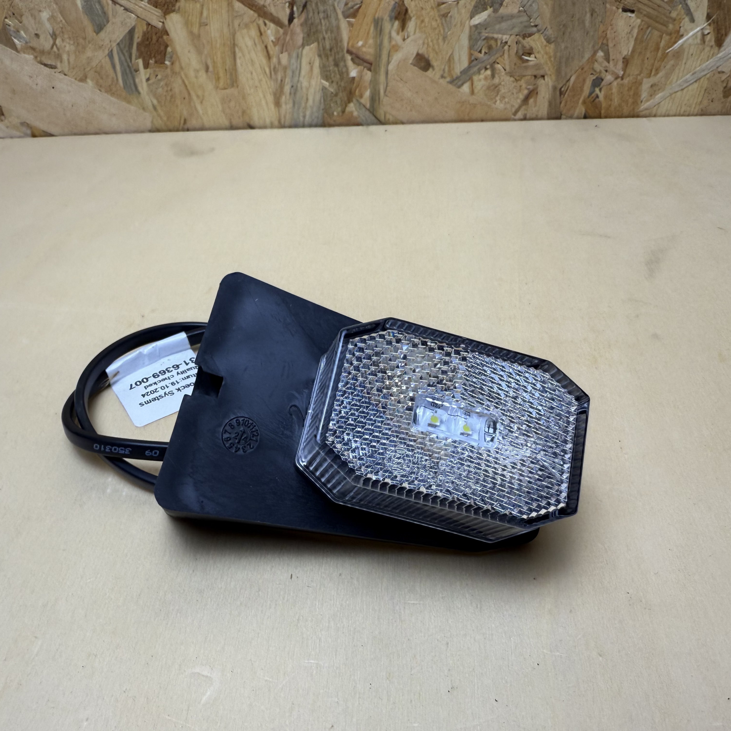 Piloto Frontal LED Branco Aspöck