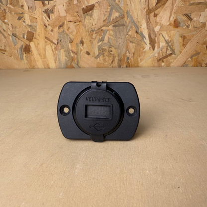Tomada USB-A QC3.0 com Voltímetro