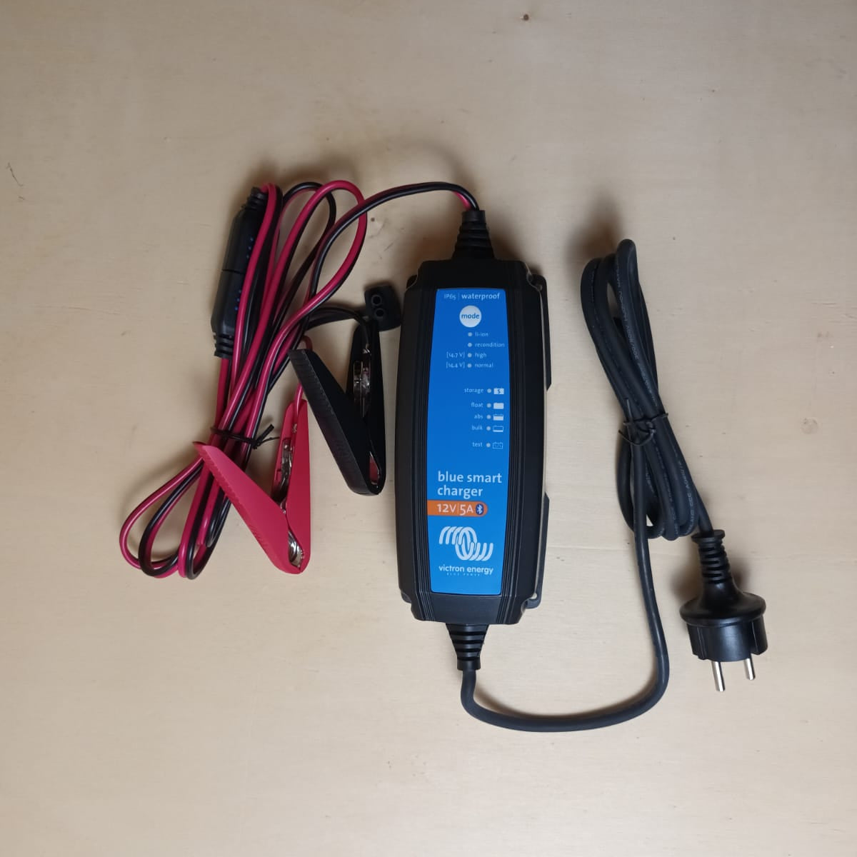 Blue Smart IP65s Charger 12/4 (1) 230V
