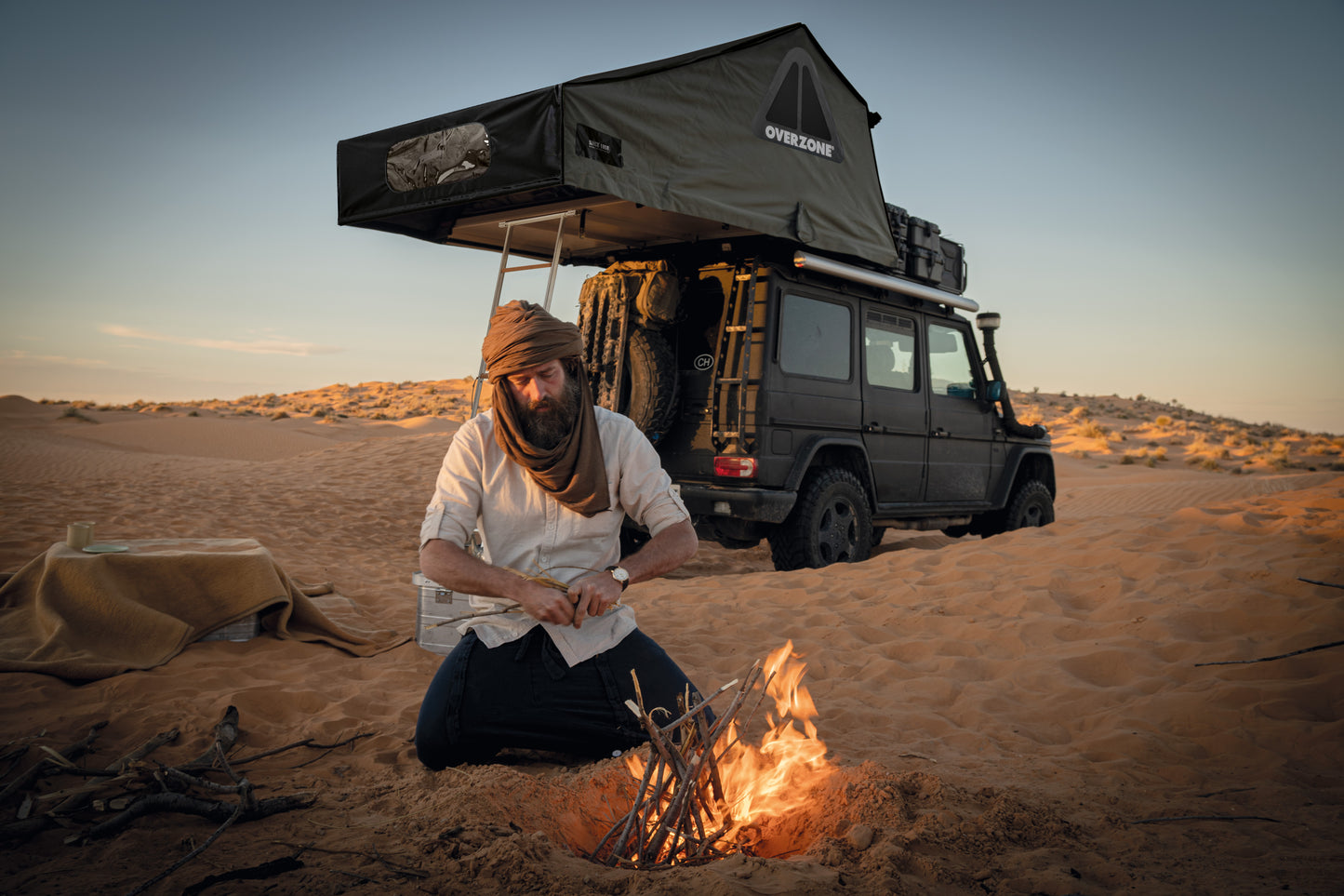 Tenda de Tejadilho OverZone em Veículo 4x4 Mercedes